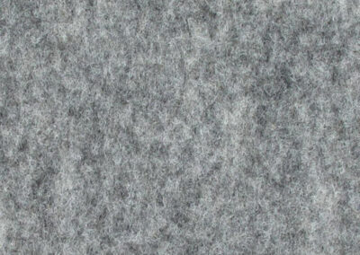 Loper / Project Tapijt Brandvertragend Licht Grijs 0985, 200 cm breed, 40 meter rollen, 590 g/m2 met film bescherming en hardback
